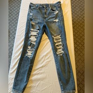 American Eagle distressed Skinny jeans. Light color denim. 12 Short
